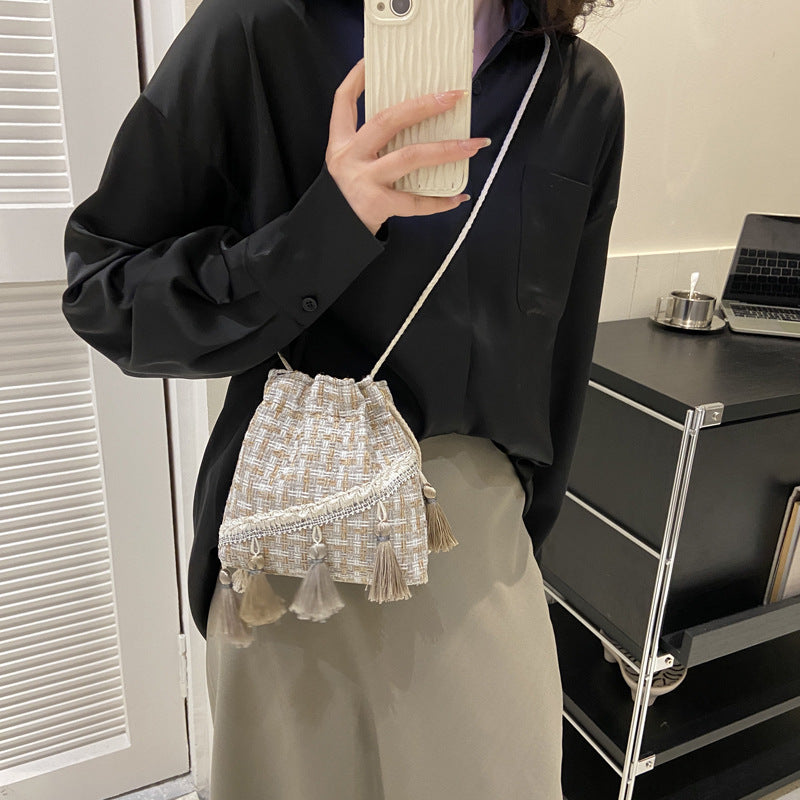 Soft Women's Bucket Bag - Artistic Chinese Style, Woven Fabric, Versatile Everyday Wear