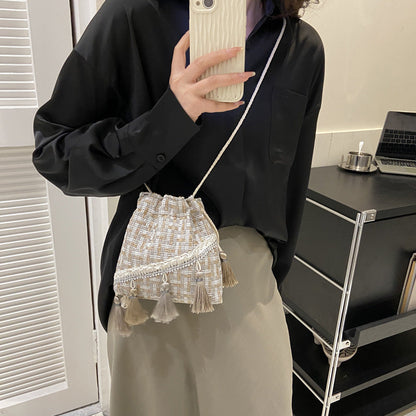Soft Women's Bucket Bag - Artistic Chinese Style, Woven Fabric, Versatile Everyday Wear