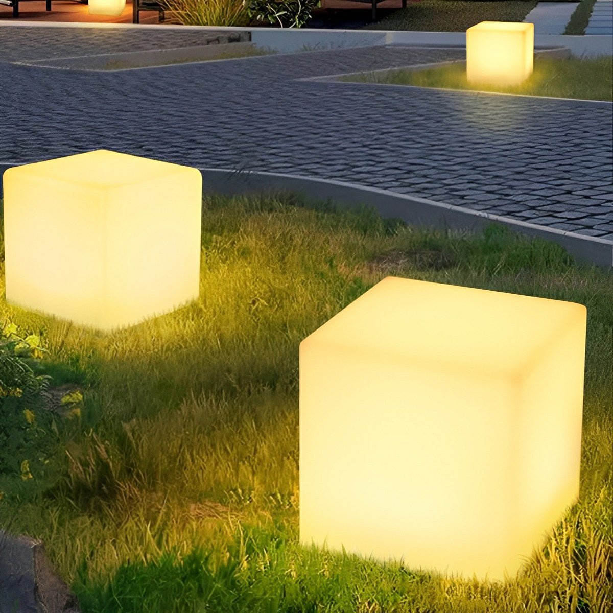 360 ° Modern Minimalist Cube Outdoor Floor Lamp
