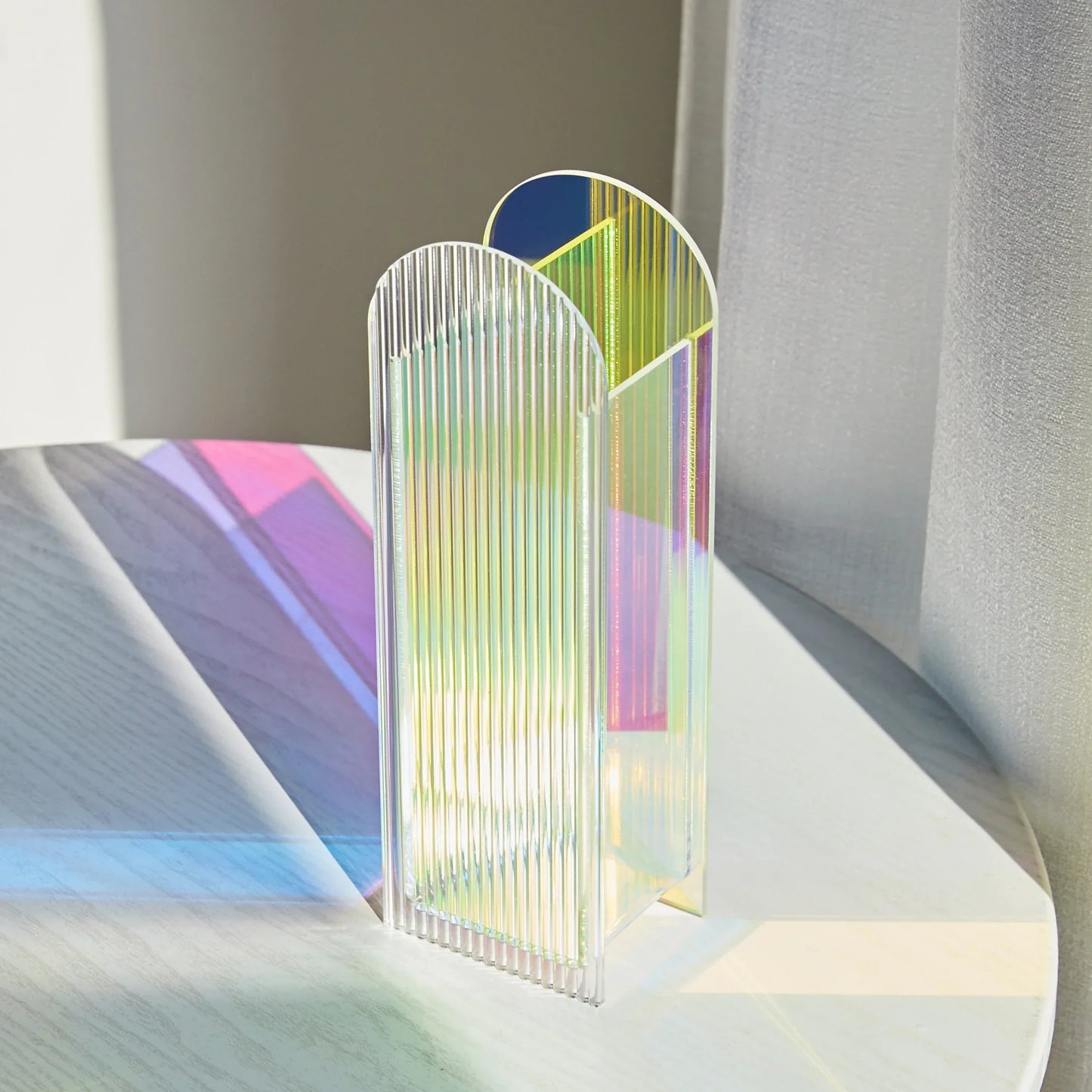 Acrylic Vase M Size Geometric Tabletop Vase Fall 2025 Rainbow Sunlight Reflection Desktop Home Decor Gift
