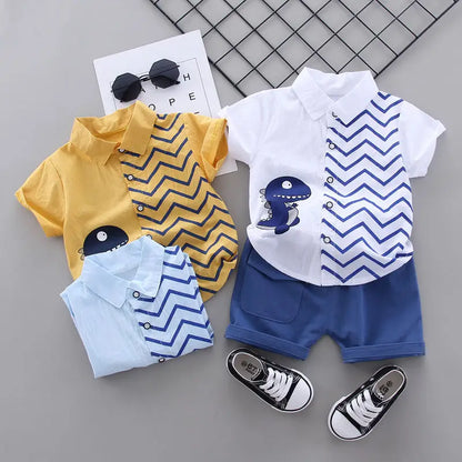 Feature focus detail of the baby boys dinosaur t-shirt and shorts set - view 2