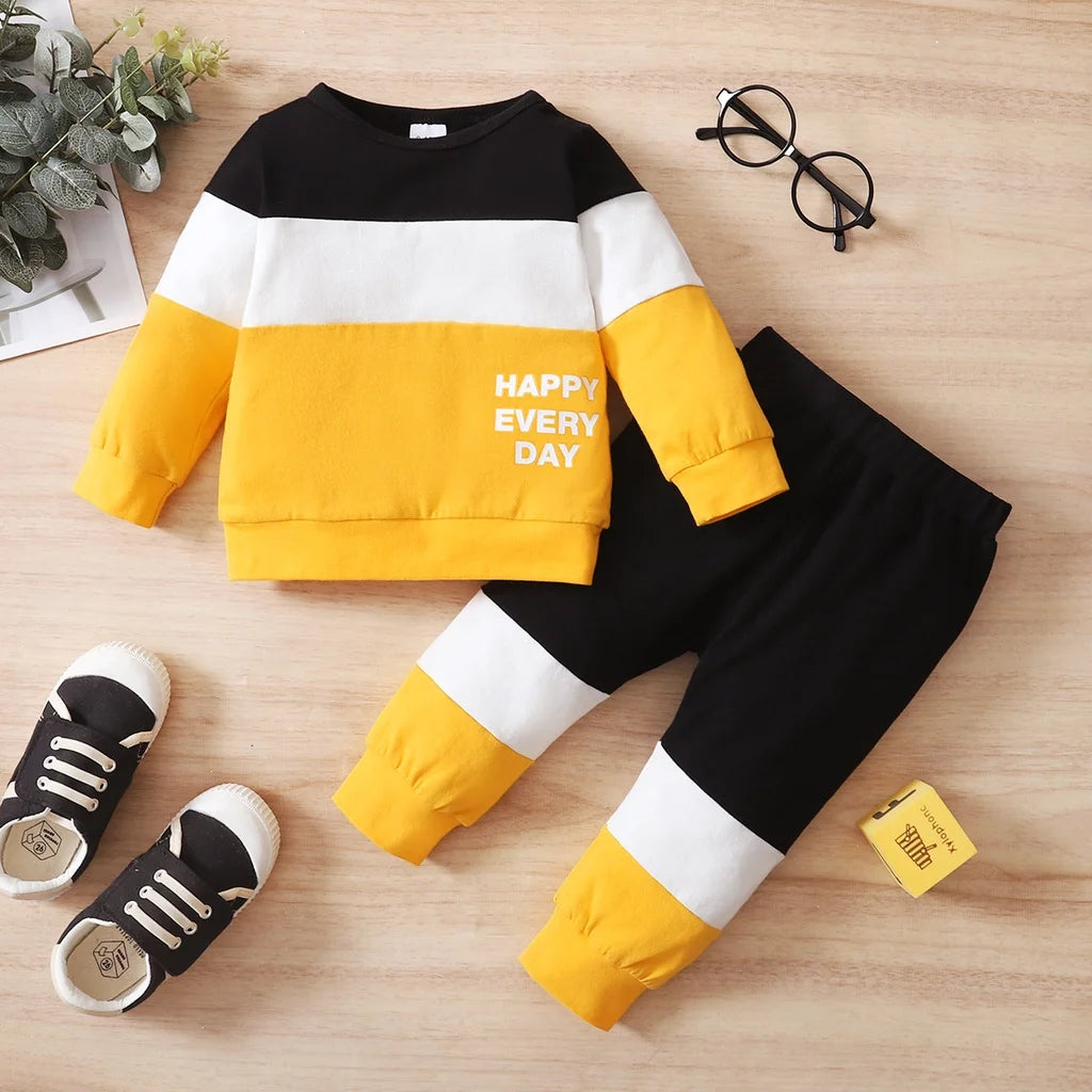 Baby boys two-piece outfit with printed long-sleeve top and matching long trousers