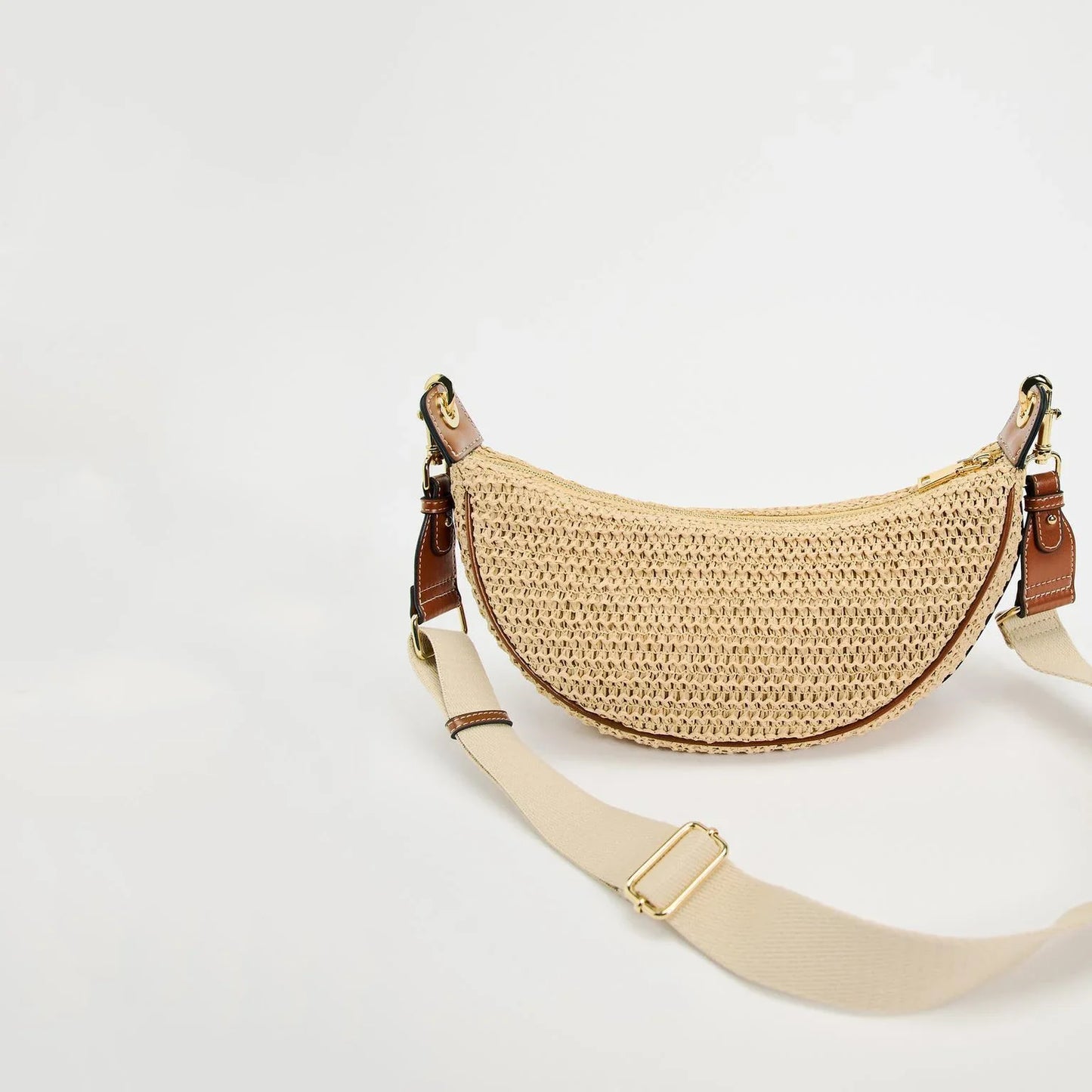 Lightweight women's woven straw shoulder bag – hobo style, crossbody, for beach & summer