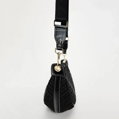 Lightweight women's woven straw shoulder bag – hobo style, crossbody, for beach & summer