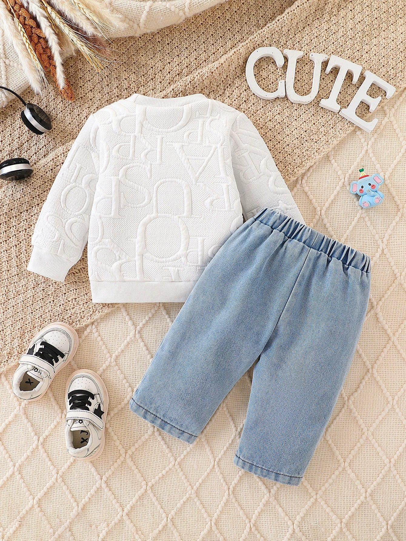 Elephant appliqué detail on baby quilted long-sleeve sweatshirt