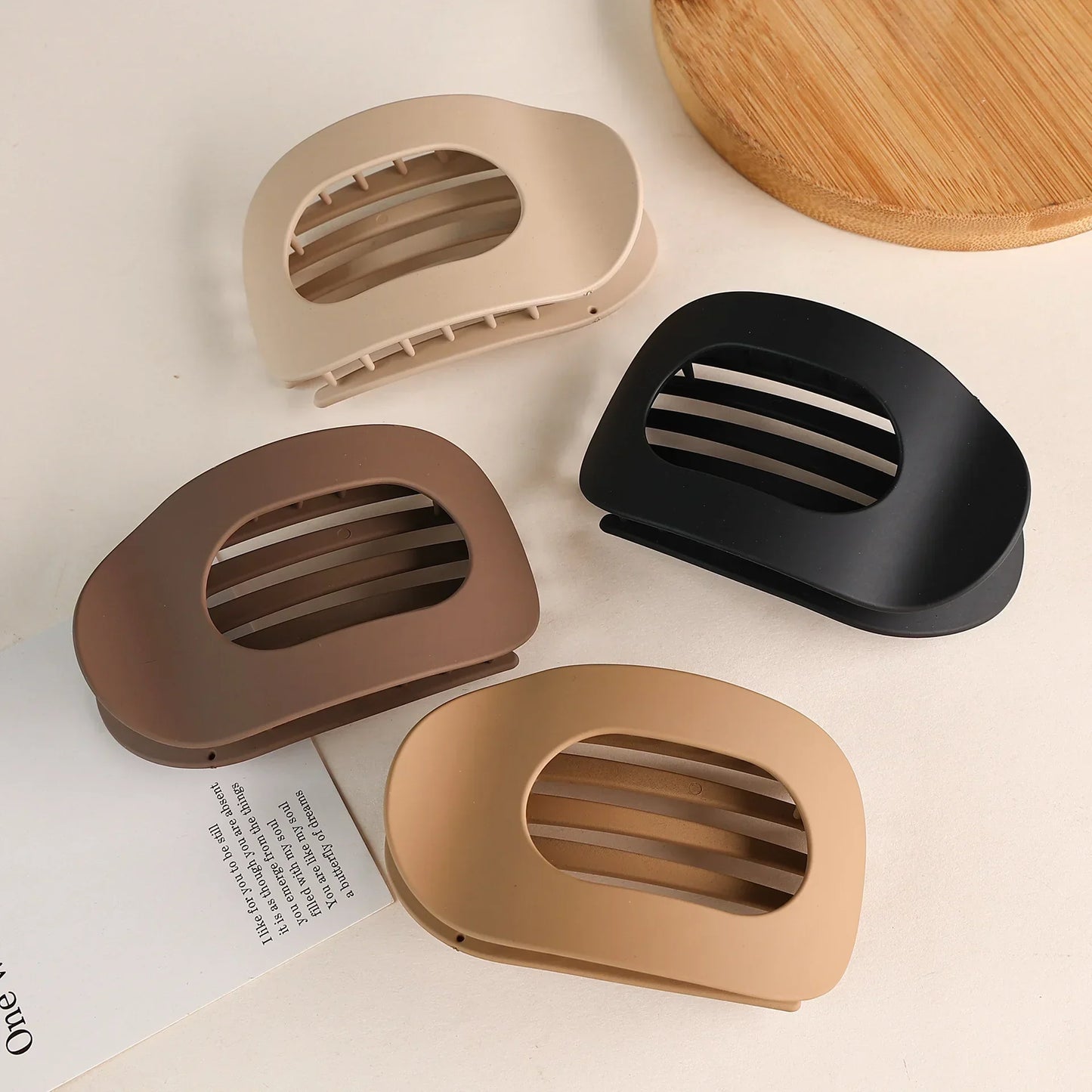 Hair Claw Clip Oval Design Leopard Print Acrylic Barrettes Spring 2026 Trend Gift