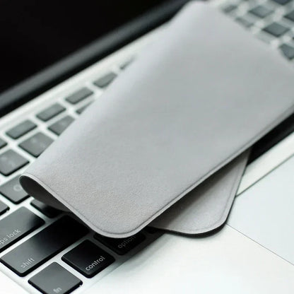 Microfiber Polishing Cloth for Phone's and Laptops - Safe Cleaning Wipes