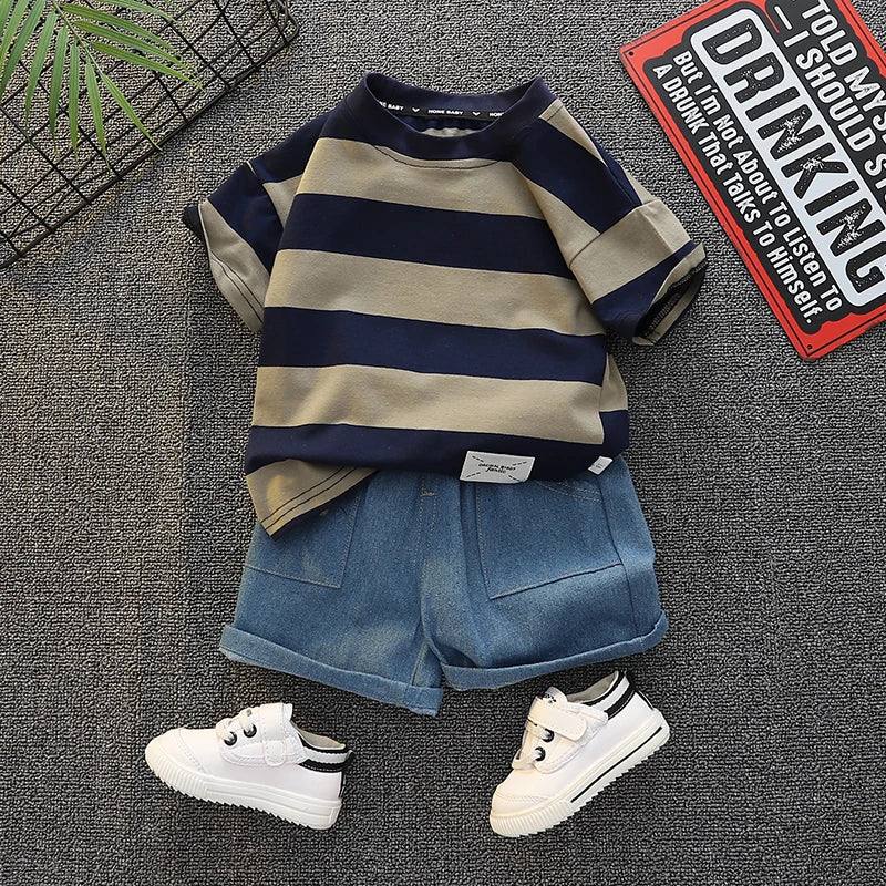 Baby boys two-piece summer outfit with striped short-sleeve top and matching shorts