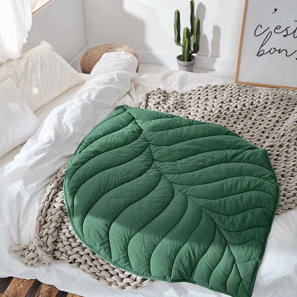 Fashion Creativity Leaf Heart Shaped Blanket Carpet for Child Pet Cat Dog Mat Home Decor