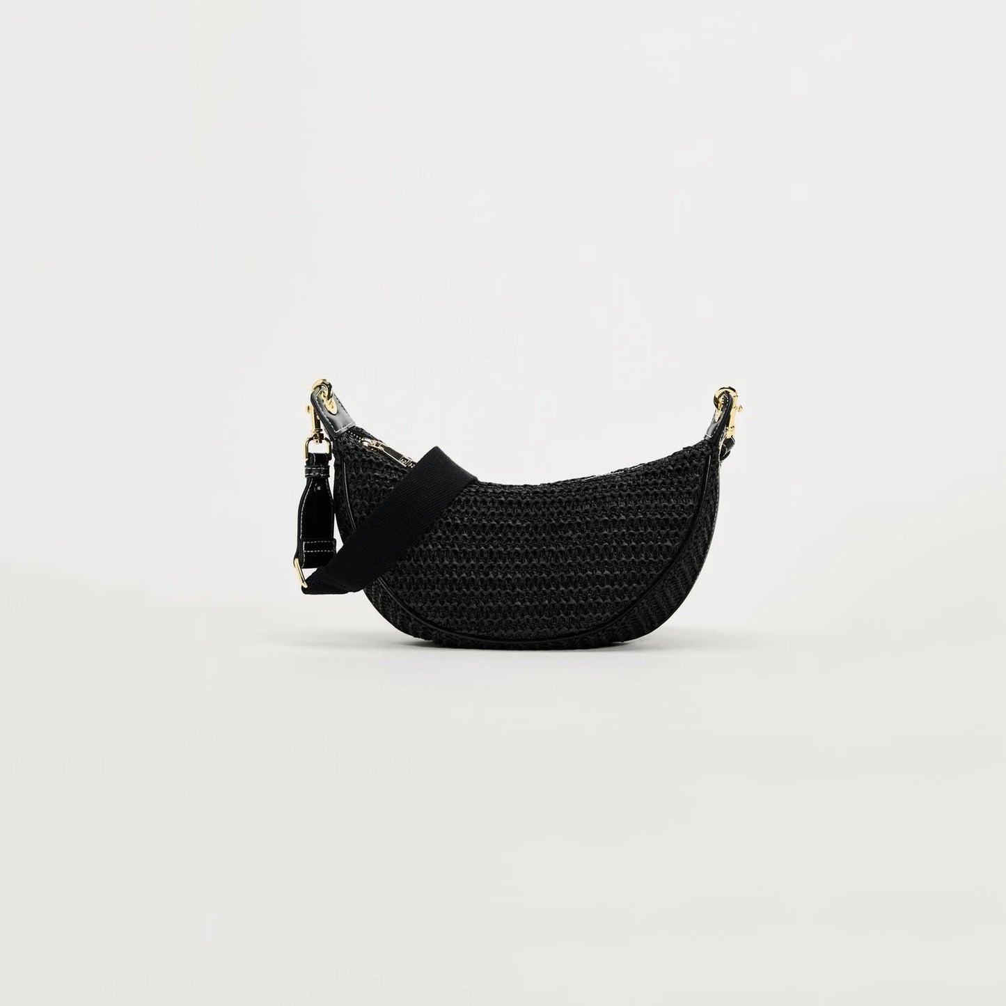 Lightweight women's woven straw shoulder bag – hobo style, crossbody, for beach & summer