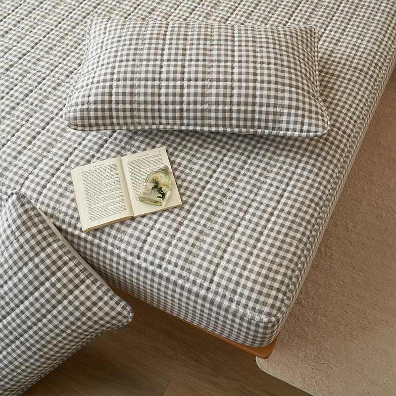 Mattress Protector Quilted Plaid Cover Breathable Antibacterial Bedding Fall 2025 Fresh Sleep