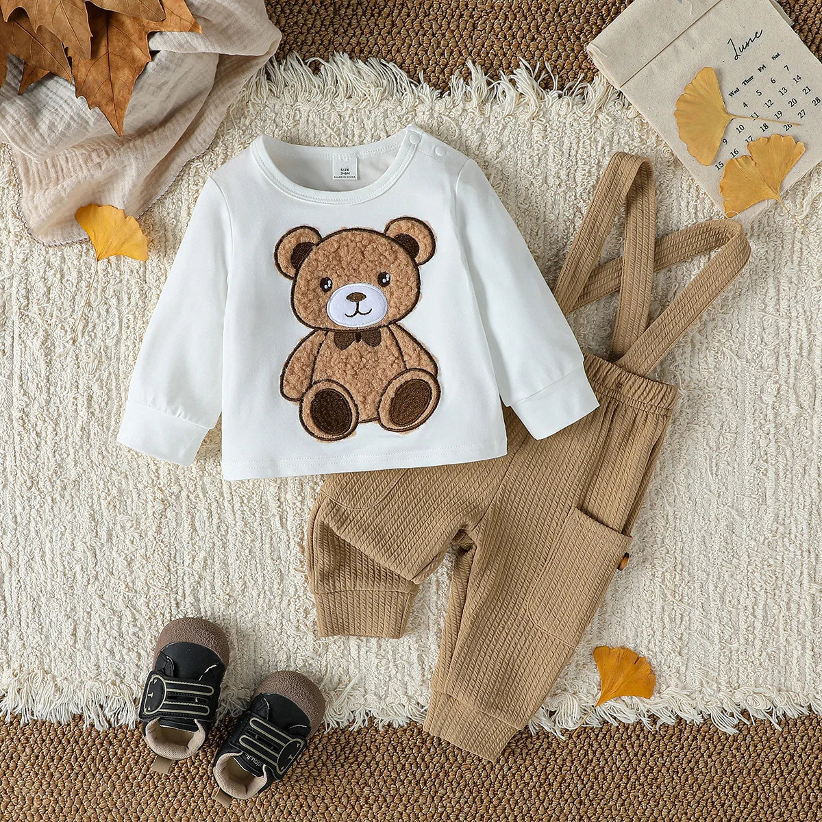 Baby boys two-piece outfit with long-sleeve top and bear button overalls