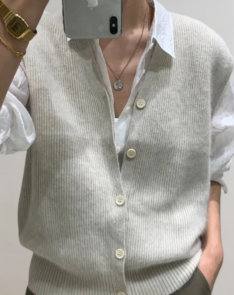 Casual knitted waistcoat with button placket