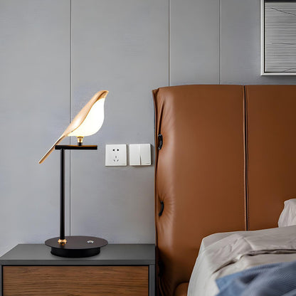 Modern Luxury Magpie Bird LED Indoor Desk Lamp - Flare Shack